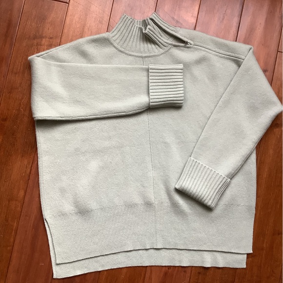 CLUB MONACO Cashmere Turtleneck - Picture 4 of 6